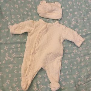 NWOT Unisex NB Baby Bear Outfit